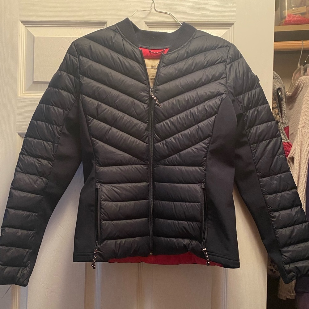 Hollister navy puffer jacket